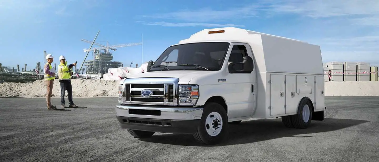 FORD E-350 2023 featured