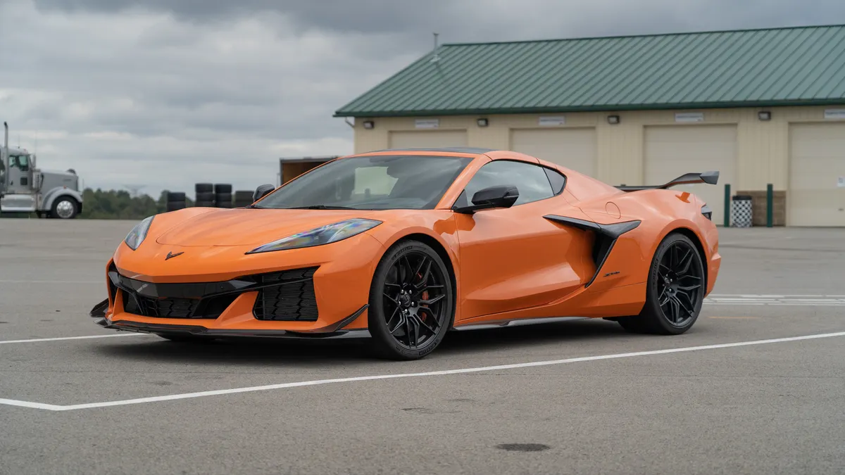 Chevrolet Camaro 2023 feature
