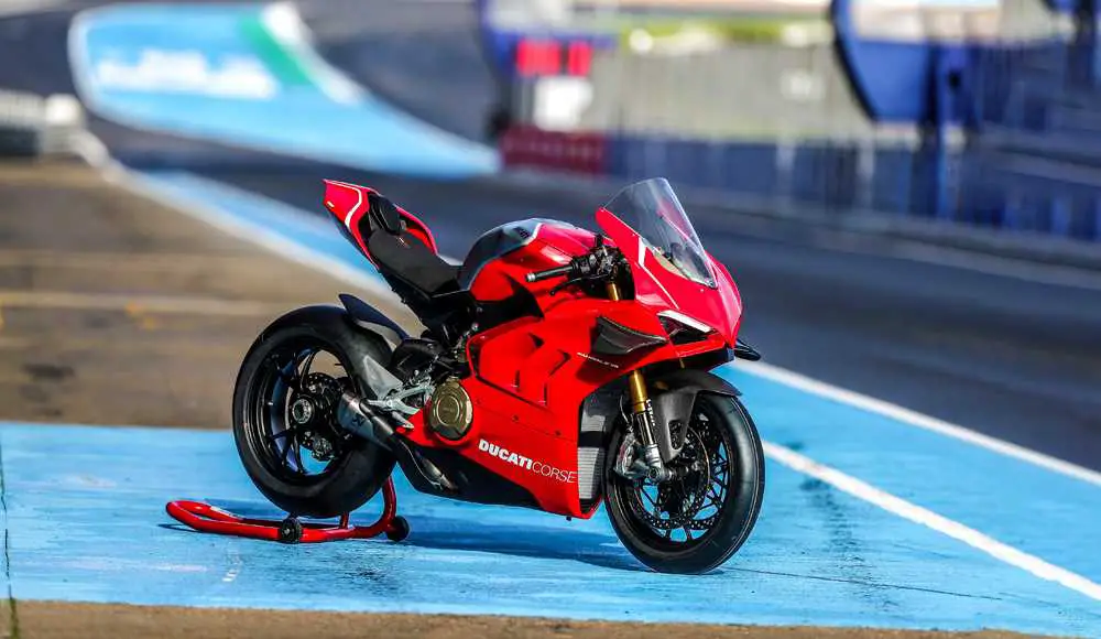 Ducati Panigale V4 2019 featured