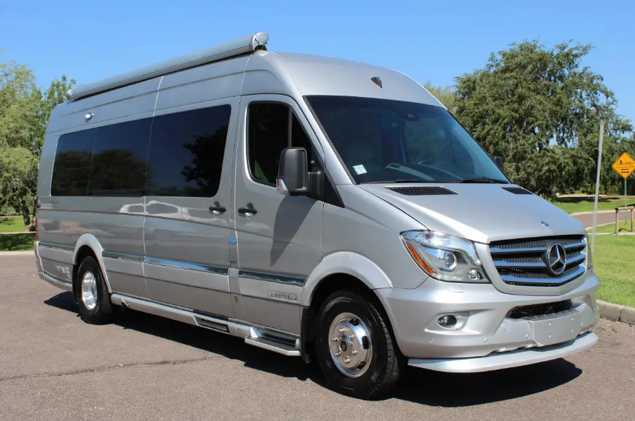 2018 Airstream Touring Coach featured