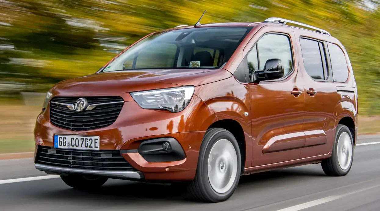 2021 Vauxhall Combo E-featured