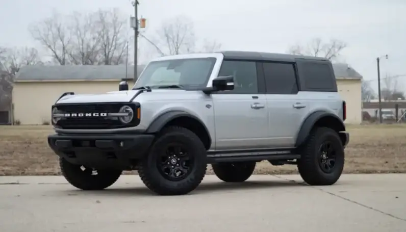 2022 FORD Bronco featured image