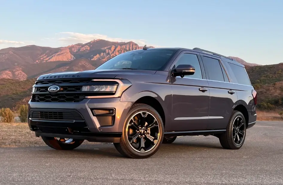 2022 FORD Expedition Featured