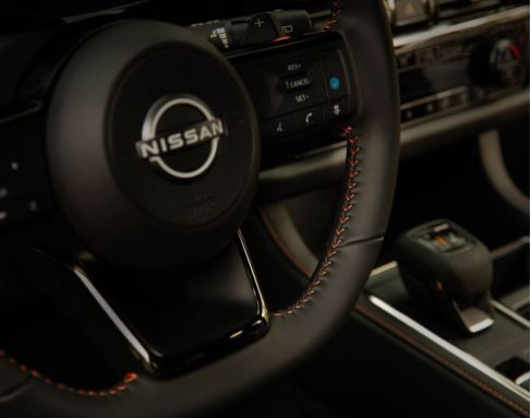 Nissan-Pathfinder-steering