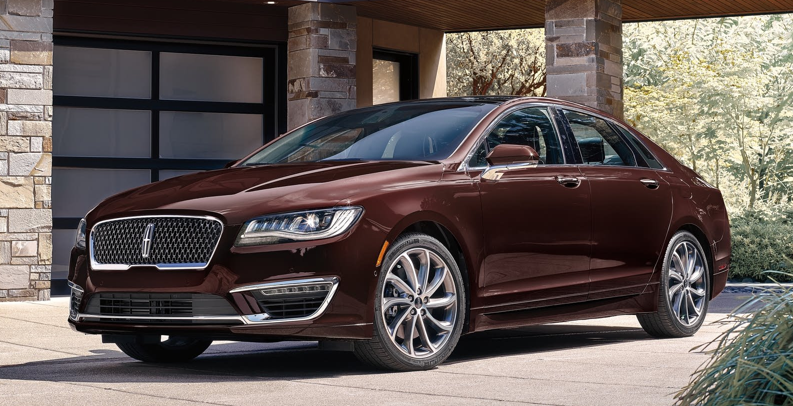 2020-Lincoln-MKZ-Hybrid-Featured