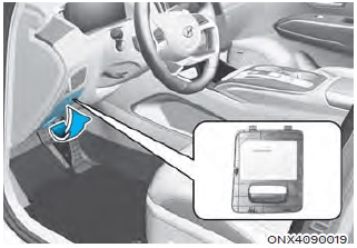 2024-Hyundai-Santa-Cruz-Fuses-and-Fuse-Box-How-to-change-fuse-fig-6