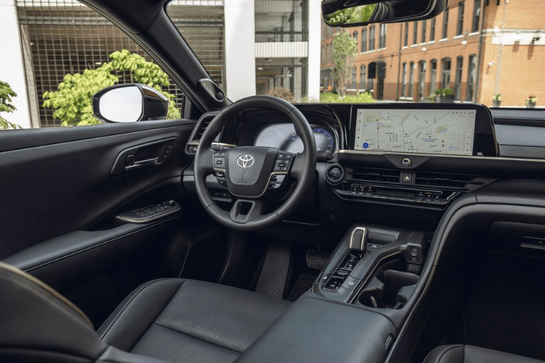 2024-Toyota-Crown-Review-Specs-Price-and-Mileage-(Brochure)-Interior