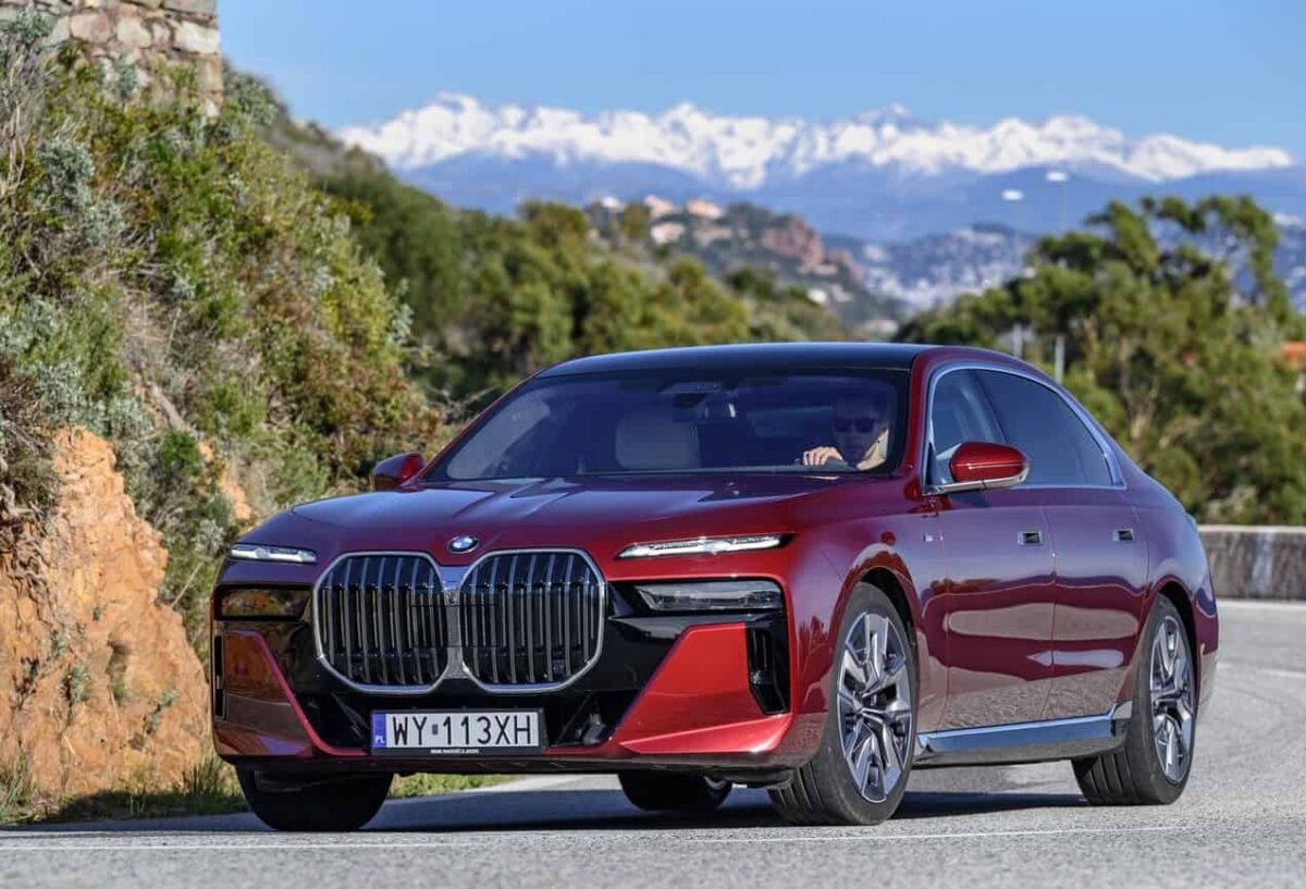 2026 BMW 7 Series-Featured