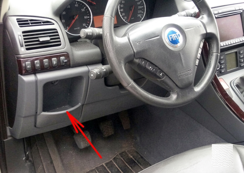 Fiat-Croma-2005-2011-Passenger-Compartment-Fuse-Box-Location-